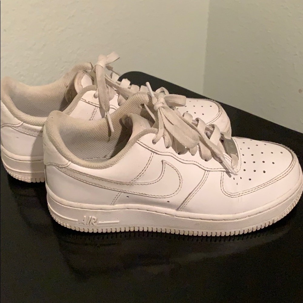 White Nike Air Force 1